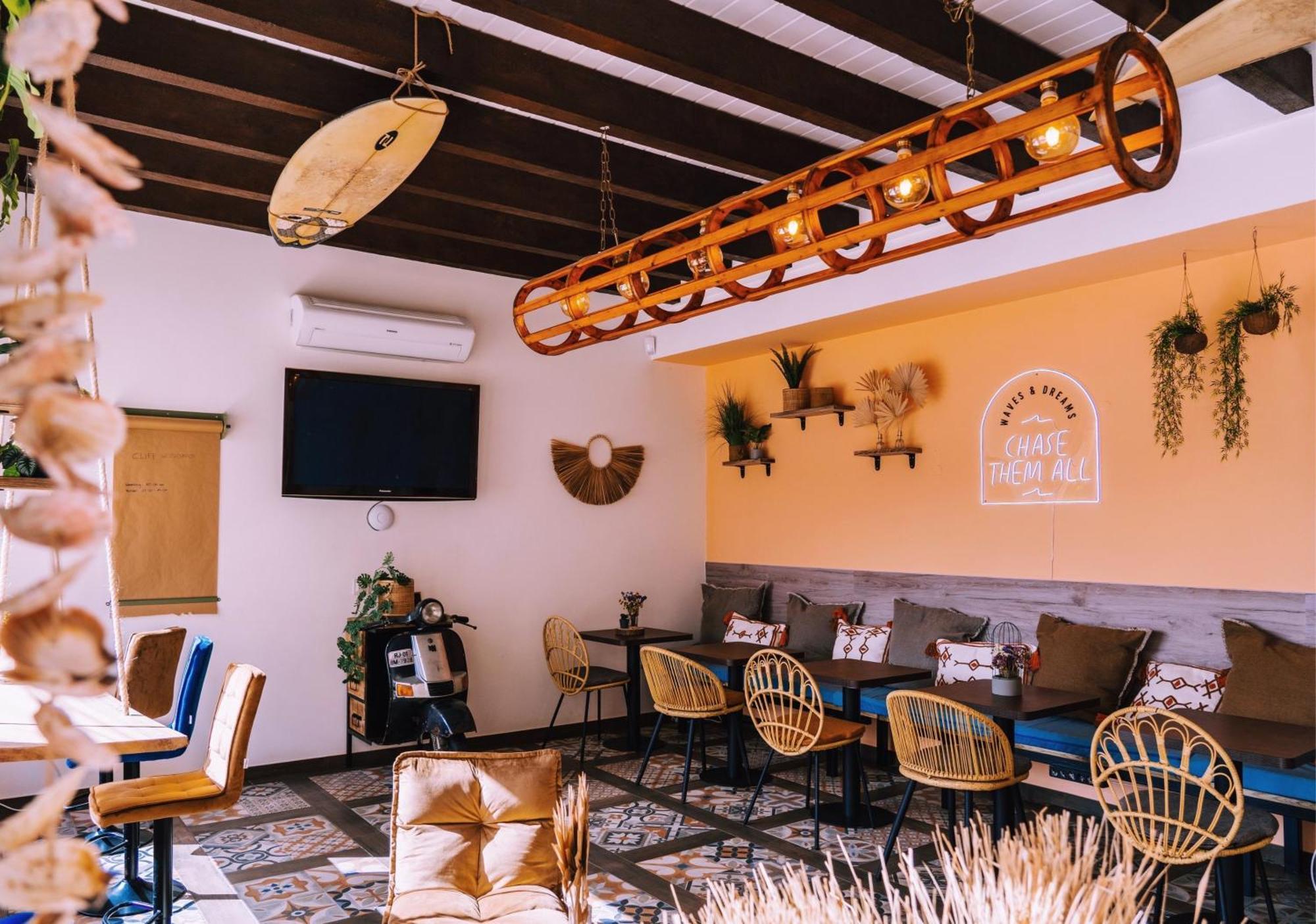 Hostel Cliff Surf House A dos Cunhados Exterior foto